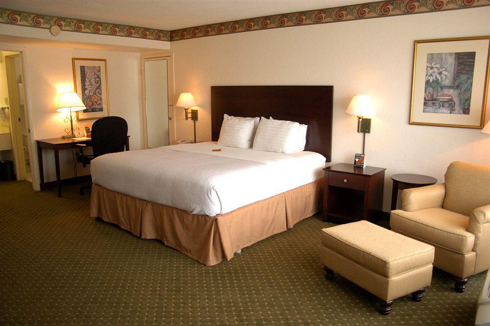 Holiday Inn Express & Suites Lakeland South, An Ihg Hotel Стая снимка